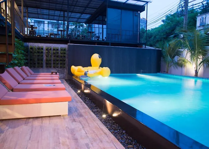 V20 Boutique Jacuzzi מלון 4*