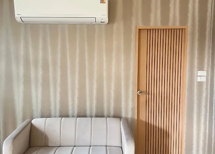 V20 Boutique Jacuzzi Hotel 4*