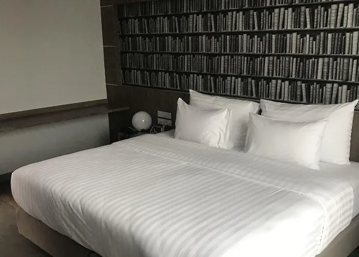 Hotel V20 Boutique Jacuzzi 4*