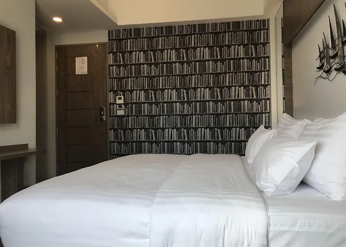 V20 Boutique Jacuzzi Hotel 4*