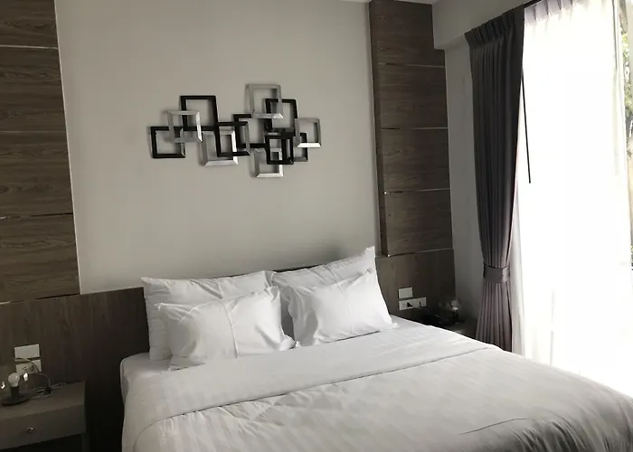 V20 Boutique Jacuzzi Hotel