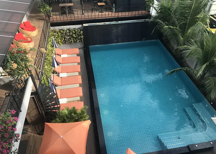 V20 Boutique Jacuzzi Hotel