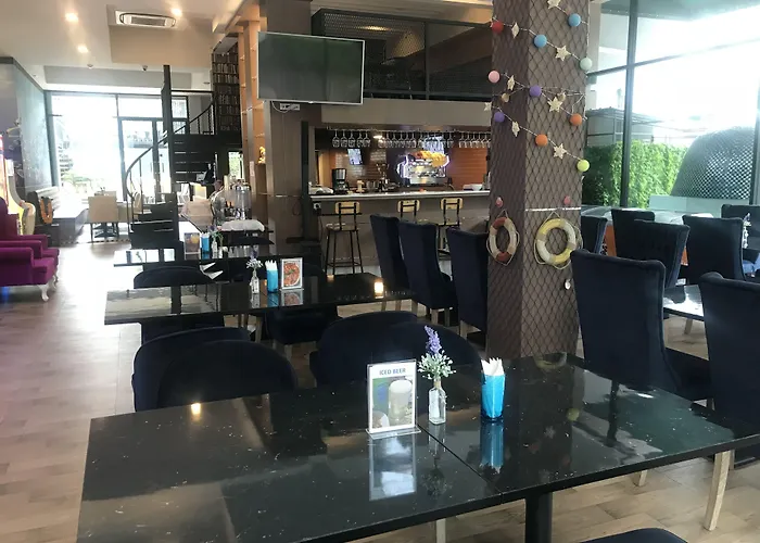 V20 Boutique Jacuzzi Hotel