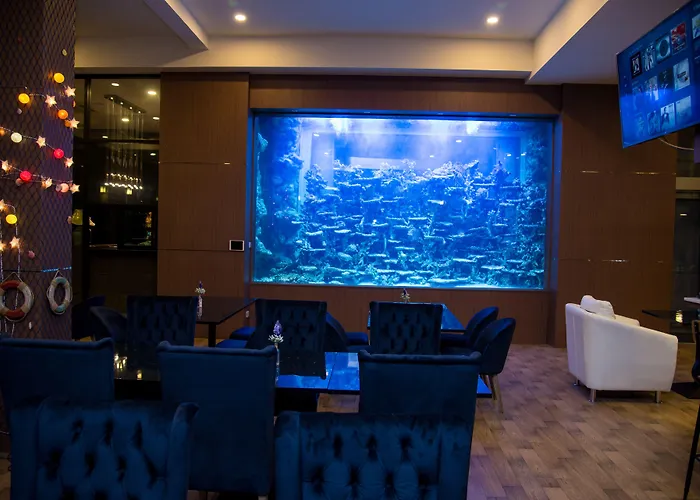 מלון V20 Boutique Jacuzzi 4*