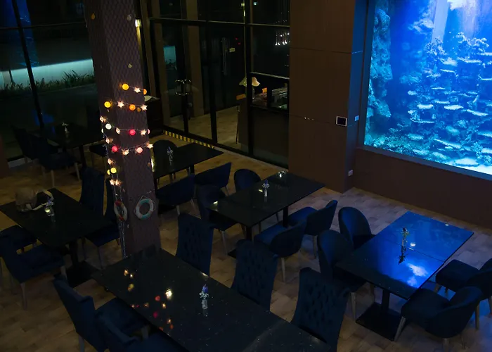 מלון V20 Boutique Jacuzzi 4*